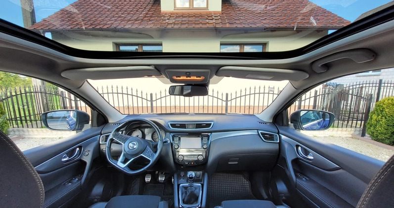 Nissan Qashqai cena 77900 przebieg: 104000, rok produkcji 2018 z Jarocin małe 137